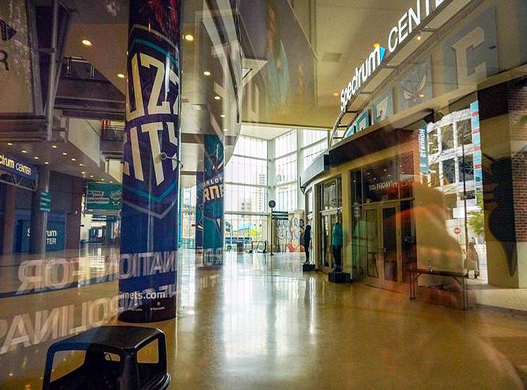 कोरोना से डरा सबसे ताकतवर देश, एक दिन में हुईं सबसे ज्यादा मौतें