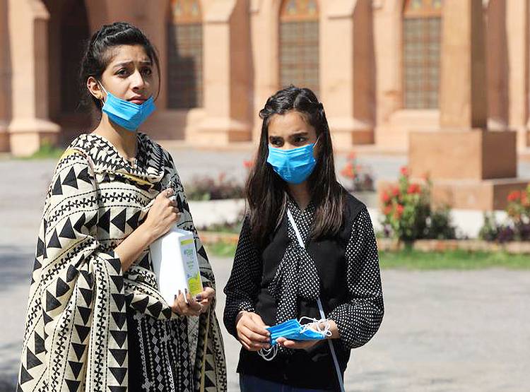 इमरान का डरः कोरोना पर शहर बंद किया तो लोग भुखमरी के हो जाएंगे शिकार