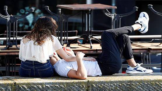 लॉकडाउन में बढ़ा रोमांस, राशन-सब्जी ही नहीं कंडोम की भी बढ़ी खपत