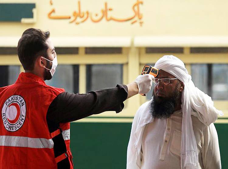 इमरान का डरः कोरोना पर शहर बंद किया तो लोग भुखमरी के हो जाएंगे शिकार