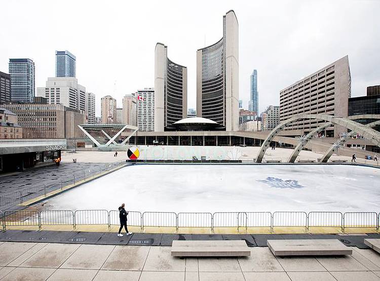 कोरोना सुन ले...अकेले हैं तो क्या गम है, देखिए दुनिया की पॉजिटिव तस्वीरें