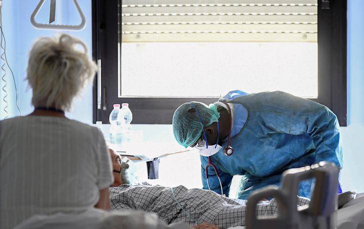 सड़कें वीरान-अस्पतालों में जंग...इटली में लॉकडाउन की देखें तस्वीरें