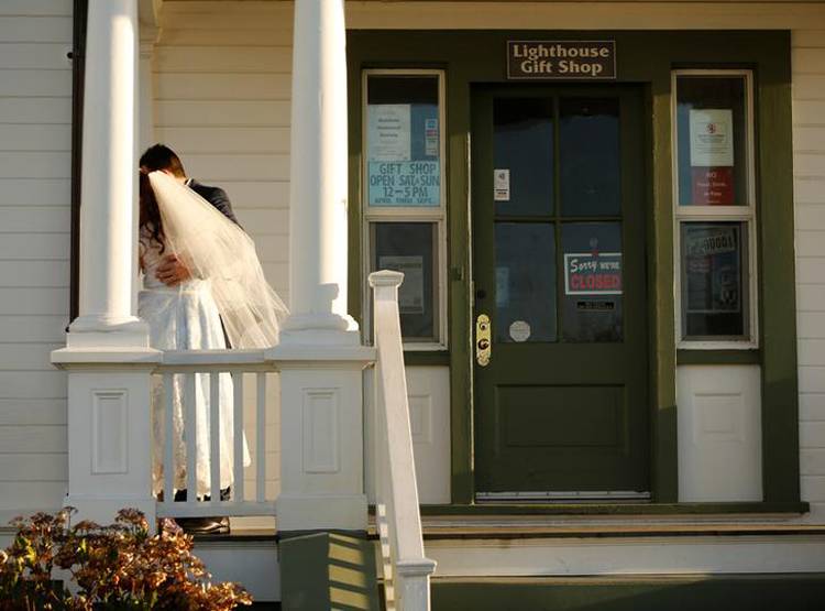 लॉकडाउन में बढ़ा रोमांस, राशन-सब्जी ही नहीं कंडोम की भी बढ़ी खपत