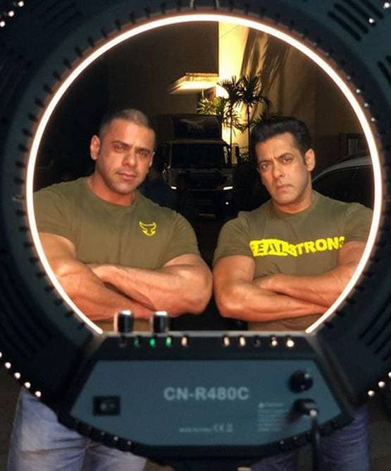 भांजे की मौत से दुखी सलमान खान, तस्वीरों में देखें दोनों का स्पेशल बॉन्ड