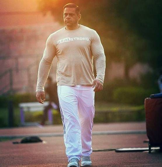 भांजे की मौत से दुखी सलमान खान, तस्वीरों में देखें दोनों का स्पेशल बॉन्ड