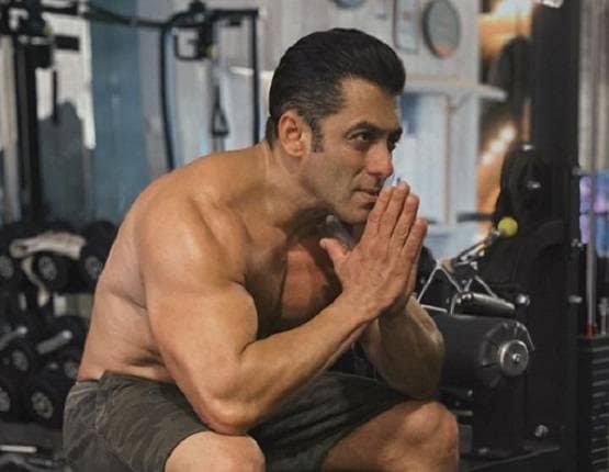 कोरोना का खौफ...ट्रंप-प्रिंस चार्ल्स समेत दुनिया भर के नेता करने लगे नमस्ते