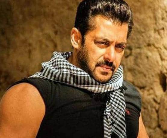 करीना से प्रियंका तक, इन स्टार्स ने बिना फीस लिए दिए हिट नंबर