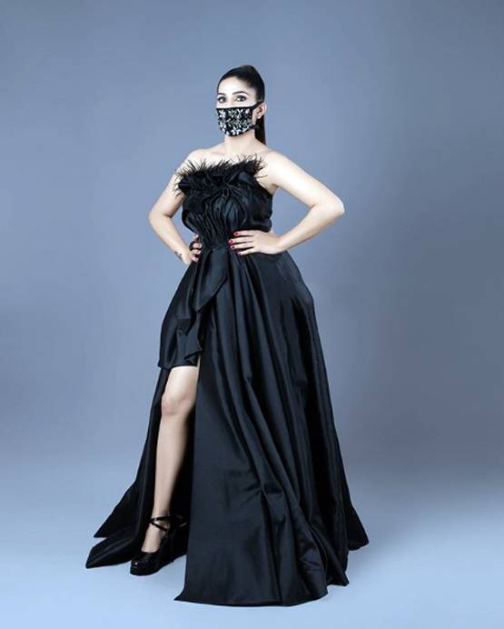 कोरोना के कहर में सपना का डिजाइनर मास्क, खास अंदाज में करवाया फोटोशूट