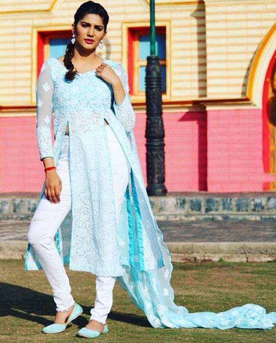 कोरोना के कहर में सपना का डिजाइनर मास्क, खास अंदाज में करवाया फोटोशूट