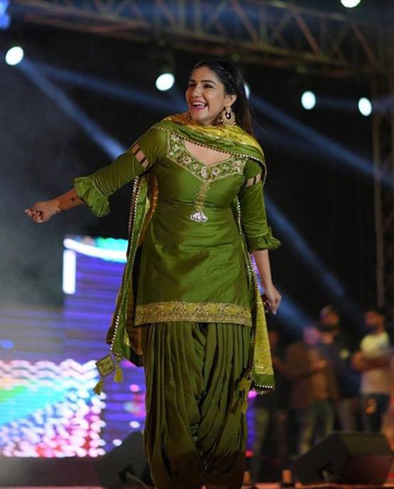 कोरोना के कहर में सपना का डिजाइनर मास्क, खास अंदाज में करवाया फोटोशूट