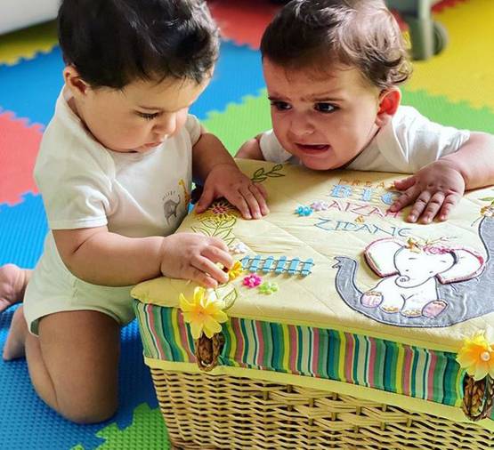 जुड़वा बच्चों को जन्म देने के बाद एक्ट्रेस को हुई परेशानी, कहा- दिनभर रोती थी