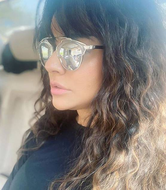 जुड़वा बच्चों को जन्म देने के बाद एक्ट्रेस को हुई परेशानी, कहा- दिनभर रोती थी