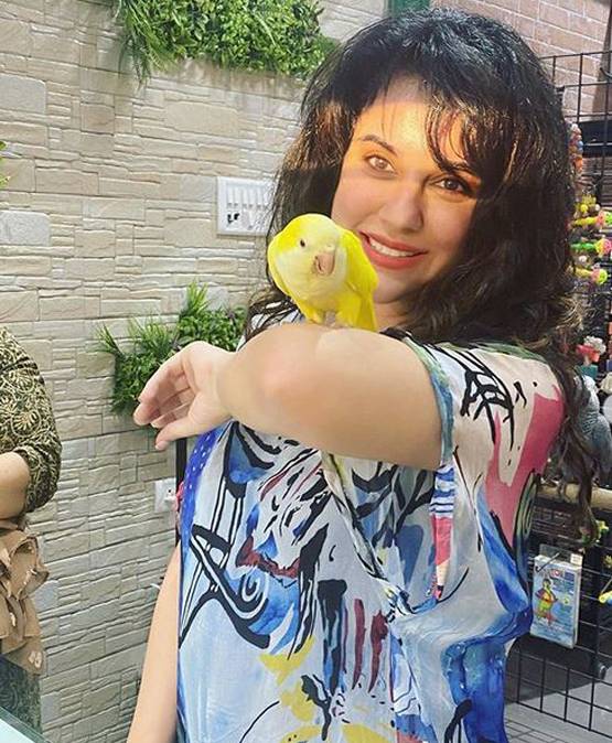 जुड़वा बच्चों को जन्म देने के बाद एक्ट्रेस को हुई परेशानी, कहा- दिनभर रोती थी