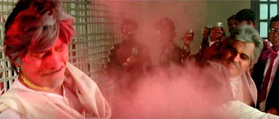 वो बॉलीवुड फिल्में जिनमें होली सीक्वेंस में आया सबसे बड़ा ट्विस्ट