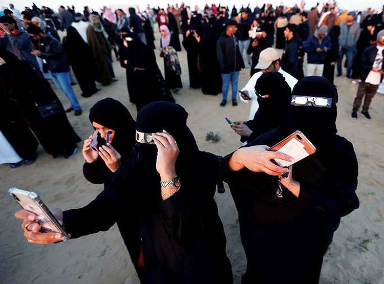 सऊदी में तख्तापलट की साजिश के बीच जारी करनी पड़ी किंग की ताजा तस्वीर