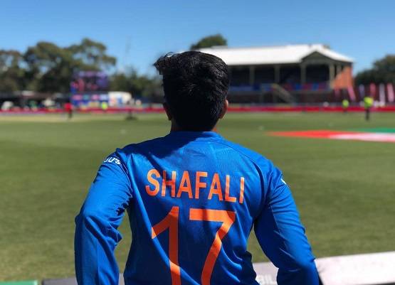 लड़का बन सालों तक खेलती रही क्रिकेट, अब बनी टीम इंडिया की सुपरस्टार