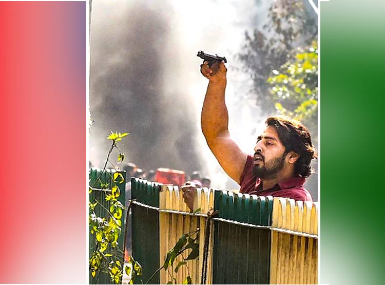 ऐसे पकड़ा गया फरार शाहरुख, सिपाही के सीने पर तानी थी प‍िस्टल