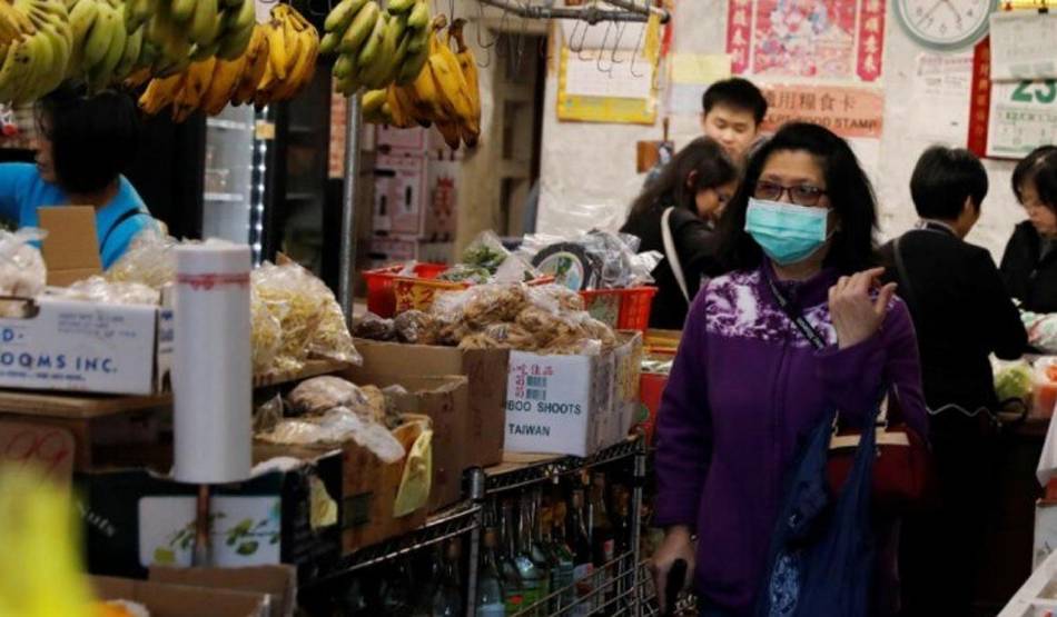 कोरोना वायरस की वजह से घर में हैं तो इन चीजों को रखें अपने पास