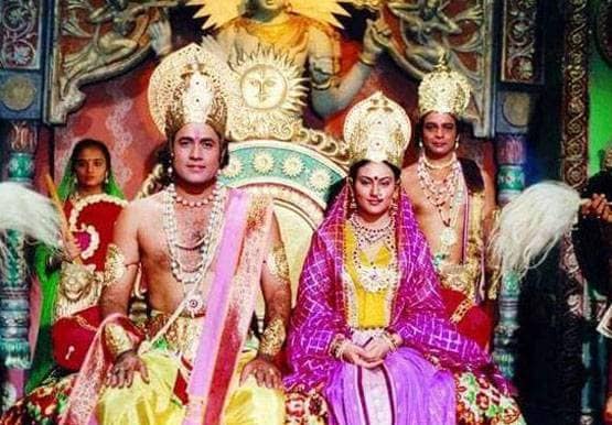 इतना बदल गई हैं रामायण की सीता, देखें सालों बाद उनका बदला हुआ लुक