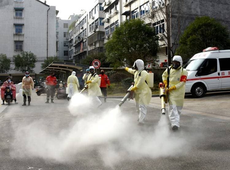 कोरोना संकट में फंसा अमेरिका, जिनपिंग के फोन से ढीले पड़े ट्रंप के तेवर