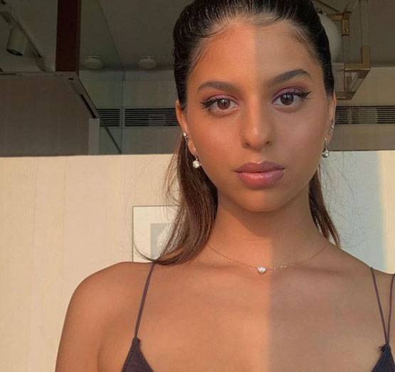 लॉकडाउन में बेटी सुहाना से मेकअप टिप्स ले रही हैं गौरी, शेयर की फोटोज