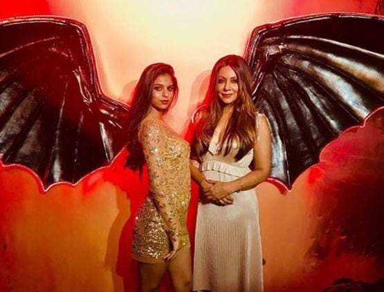 लॉकडाउन में बेटी सुहाना से मेकअप टिप्स ले रही हैं गौरी, शेयर की फोटोज