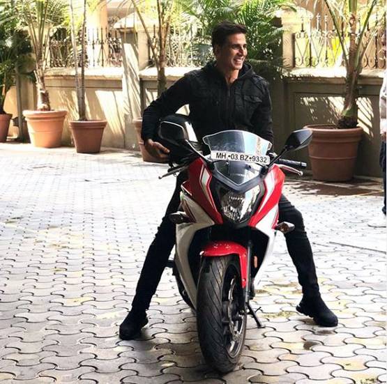 करोड़ों की गाड़ियों में सूर्यवंशी स्टार्स की धांसू एंट्री, दिखा दमदार स्वैग