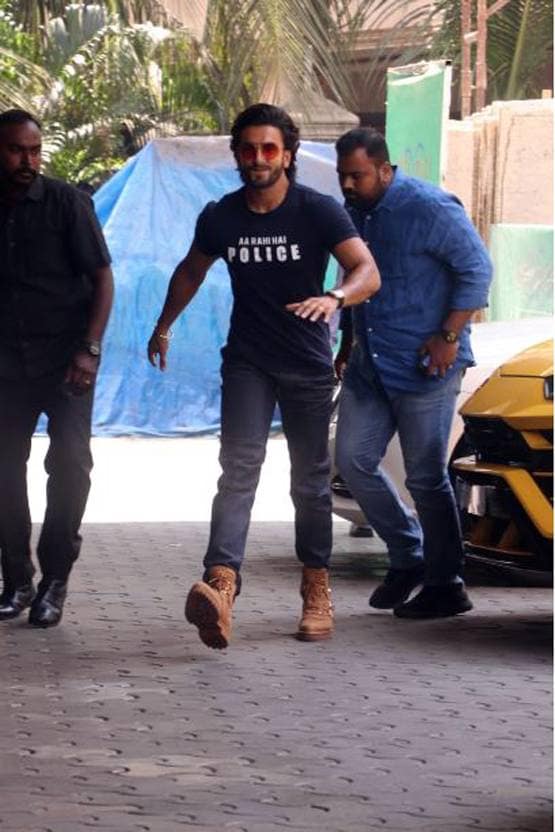 करोड़ों की गाड़ियों में सूर्यवंशी स्टार्स की धांसू एंट्री, दिखा दमदार स्वैग