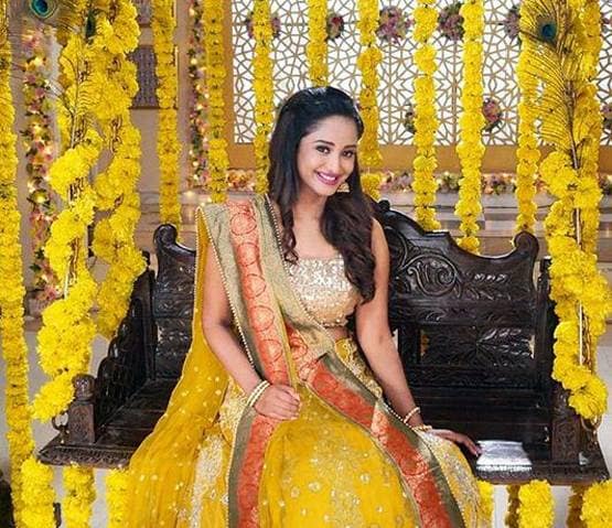 कोरोना से डर से इन स्टार्स ने आगे बढ़ाई शादी, एडवांस बुकिंग कराई कैंसिल