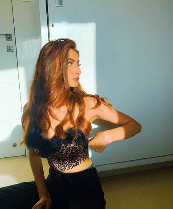 श्वेता तिवारी की बेटी पलक ने शेयर की बोल्ड तस्वीरें, हुईं वायरल