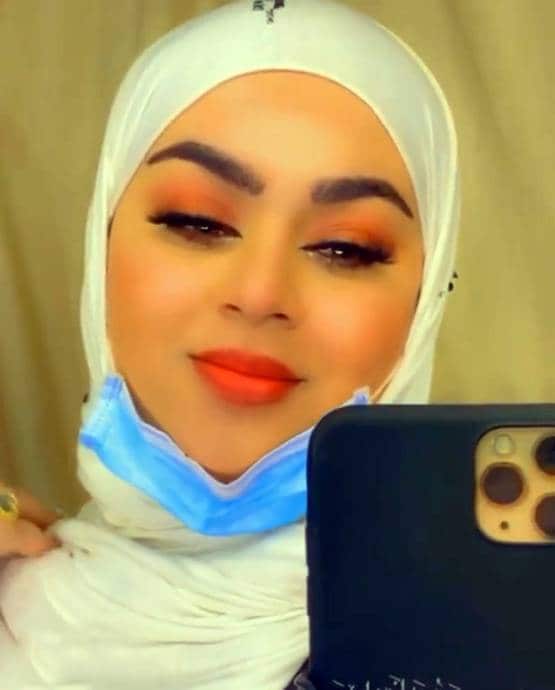 आर्टिस्ट ने बताया, कैसे रखें 'कोरोना मेकअप लुक', जमकर हो रहीं ट्रोल