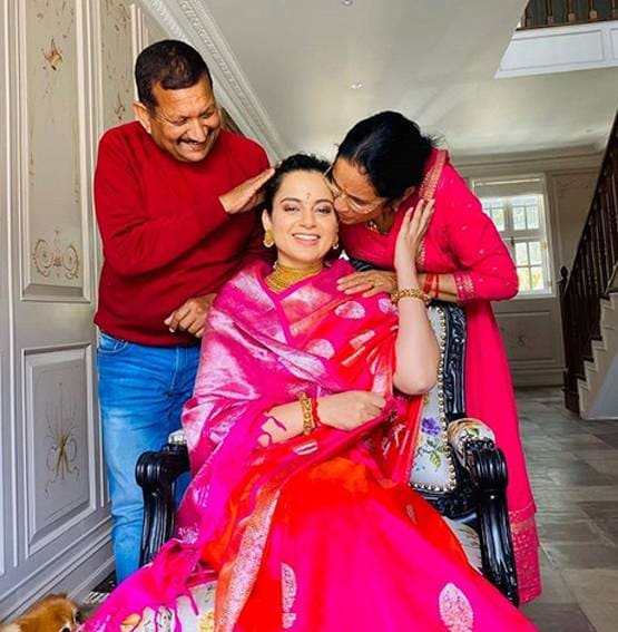 कंगना के जन्मदिन पर हुई खास पूजा, सिल्क साड़ी-हैवी जूलरी में दिखीं एक्ट्रेस