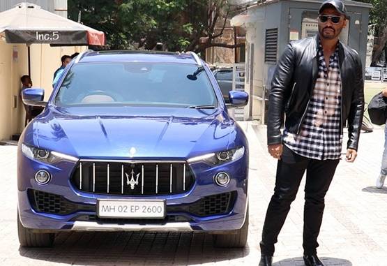 लग्जरी गाड़ियों के शौकीन हैं बॉलीवुड सितारे, करोड़ों में है कीमत