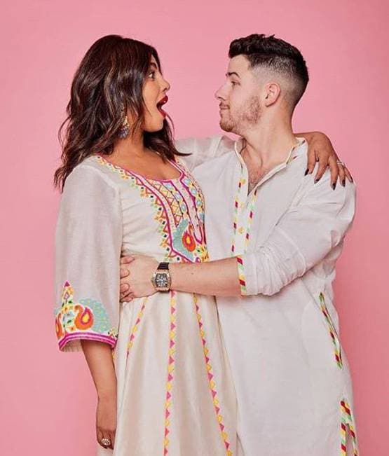 ईशा अंबानी की होली पार्टी में प्रियंका-निक की मस्ती, Inside Photos वायरल