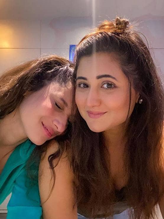 क्वारनटीन में रश्मि-अंकिता की मस्ती, BB के ऐतिहासिक सीन को किया रीक्रिएट