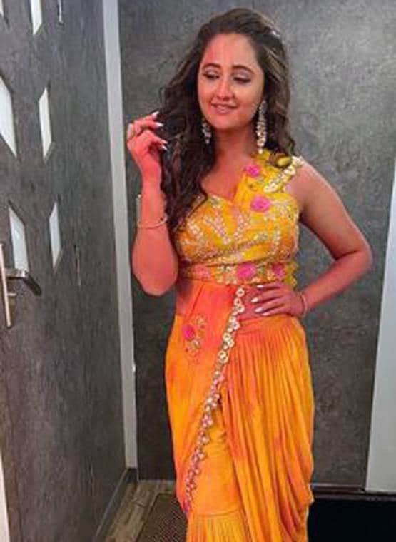 दीपिका कक्कड़ से लेकर रश्मि देसाई तक, टीवी सेलेब्स ने जमकर खेली होली