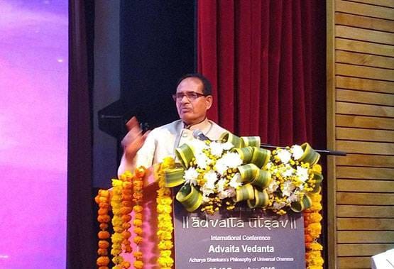 MA गोल्ड मेडलिस्ट हैं शिवराज, पेशा किसानी, 10 करोड़ से ज्यादा संपत्ति