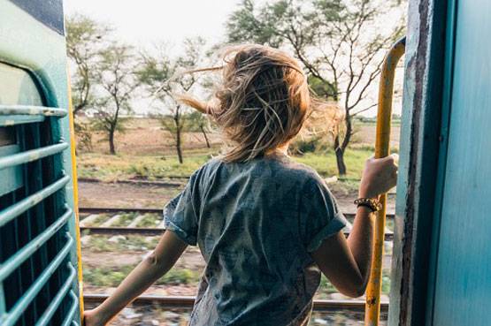 कोरोना का भी डर नहीं! प्रेमी से मिलने ऑस्ट्रेलिया से भारत आ गई महिला