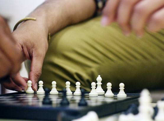 कोरोना का डर-कर्फ्यू का माहौल-घर पर बच्चे-आप वर्किंग, सब ऐसे करें डील