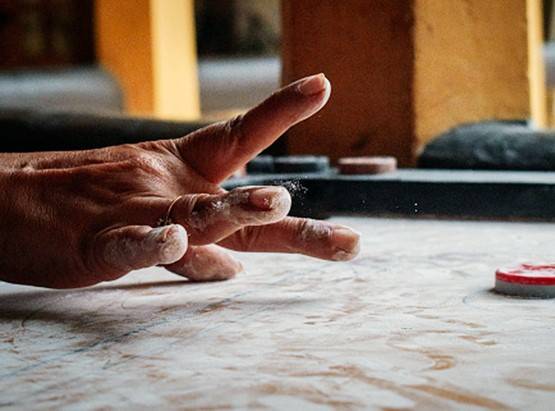 कोरोना का डर-कर्फ्यू का माहौल-घर पर बच्चे-आप वर्किंग, सब ऐसे करें डील