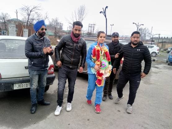 कश्मीर की मुनाजा ने मास्को में जीता गोल्ड, पहले भी बढ़ाया है देश का मान