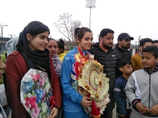 कश्मीर की मुनाजा ने मास्को में जीता गोल्ड, पहले भी बढ़ाया है देश का मान