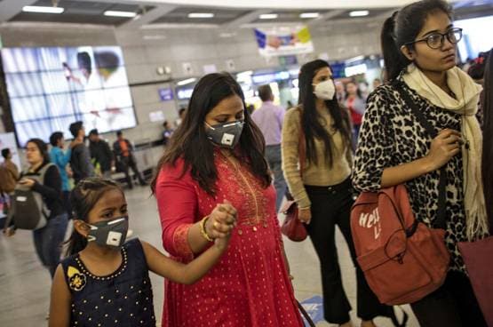 कोरोना वायरस: एक्सपर्ट से जानें कितना सेफ हैं बस-ट्रेन-मेट्रो का सफर