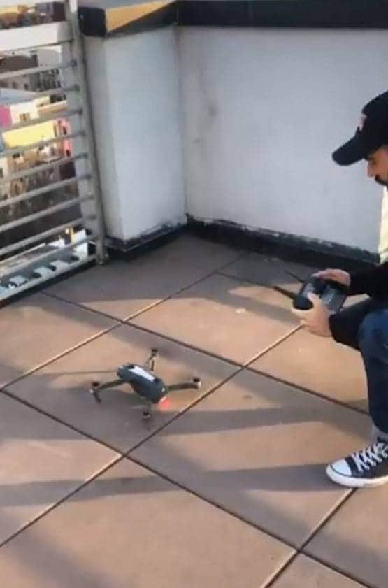 क्वारनटीन में रह रहे एक शख्स ने लड़की को ऐसे फोन नंबर देकर किया प्रपोज