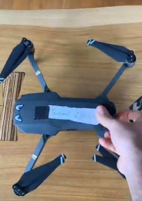 क्वारनटीन में रह रहे एक शख्स ने लड़की को ऐसे फोन नंबर देकर किया प्रपोज