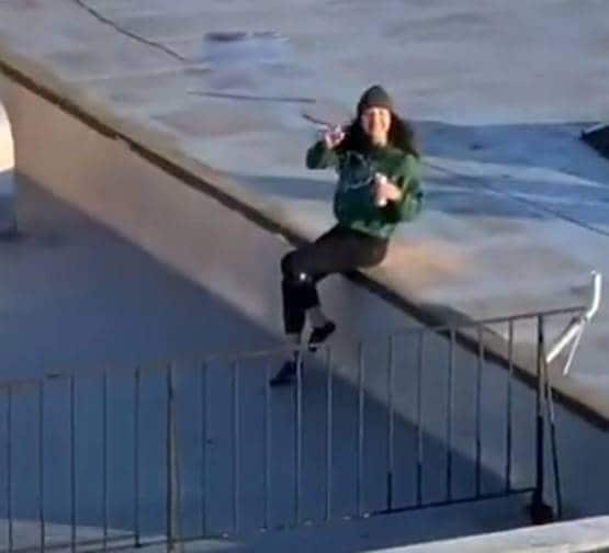 क्वारनटीन में रह रहे एक शख्स ने लड़की को ऐसे फोन नंबर देकर किया प्रपोज