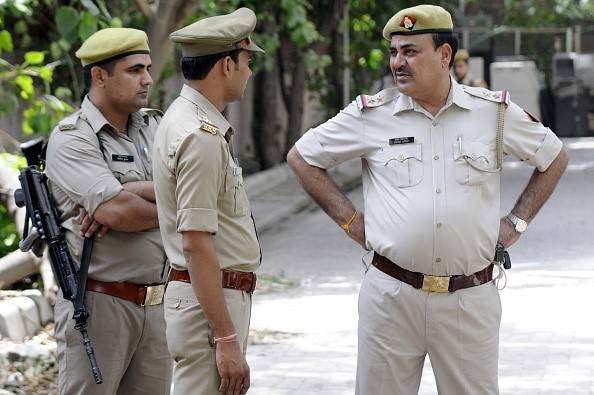 कोरोना के डर से युवक ने शेविंग ब्लेड से गला काटकर किया सुसाइड