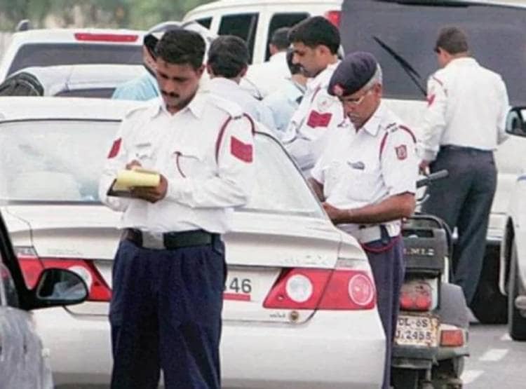 ट्रैफिक नियम तोड़ने पर बस वाले पर लगा 6 लाख 72 हजार का जुर्माना!