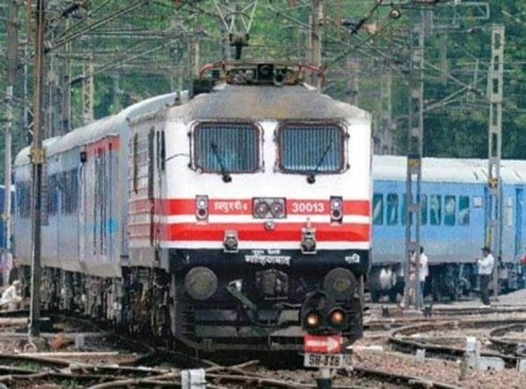 मोदी सरकार की बड़ी तैयारी, एजेंट से रेलवे टिकट की बुकिंग पर लगेगा बैन