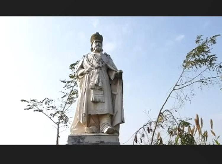 रामपुर नवाब के खजाने का स्ट्रांग रूम खुला, सोचा कुछ और...